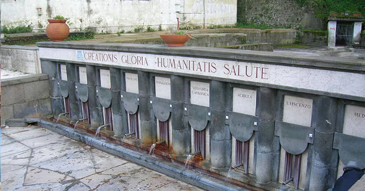 Castellammare acqua minerale Fonti Antiche Terme min Acqua Pozzillo