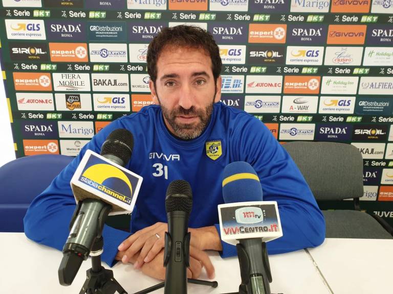 Caserta: “Juve Stabia, piedi per terra. Dobbiamo continuare a lavorare”