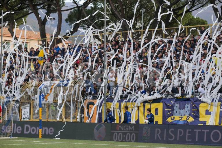 Juve Stabia, il grande cuore della Curva Sud in una bella iniziativa
