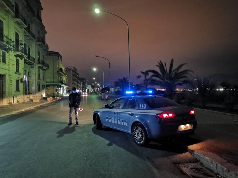 Evade dagli arresti domiciliari per andare al bar. Arrestato