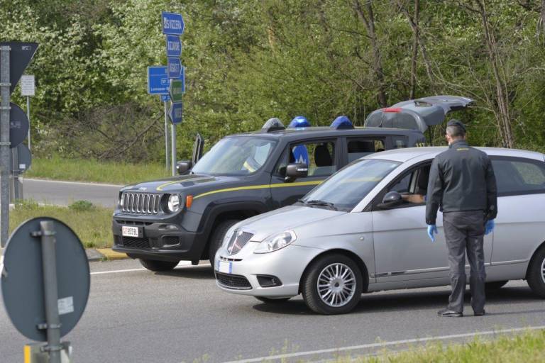 Castelnuovo Bozzente: autovettura sequestrata, conducente sanzionato