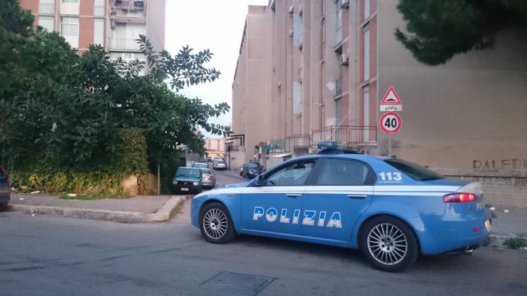 Ai domiciliari ma continuava a spacciare. Arrestato