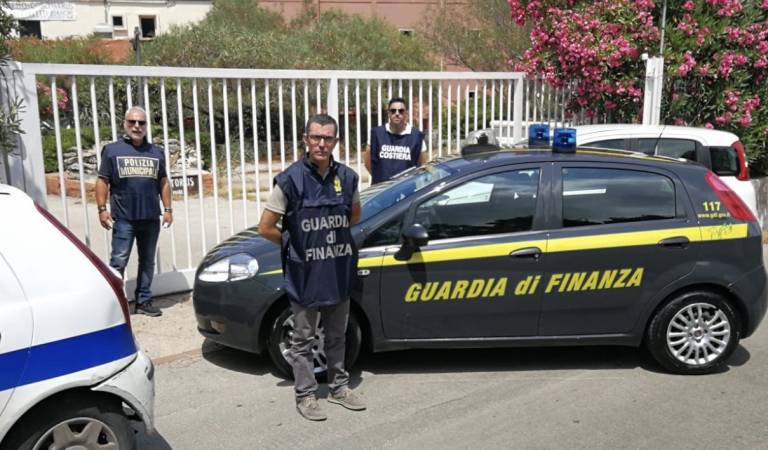 Sequestrati B&B e spiaggia attrezzata abusivi. Denunciato un albergatore
