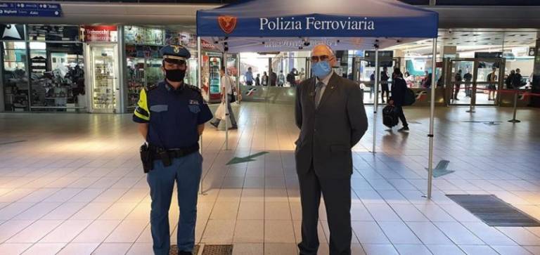 Napoli, allarme bomba nella Stazione Centrale: intervengono artificieri e unità cinofile