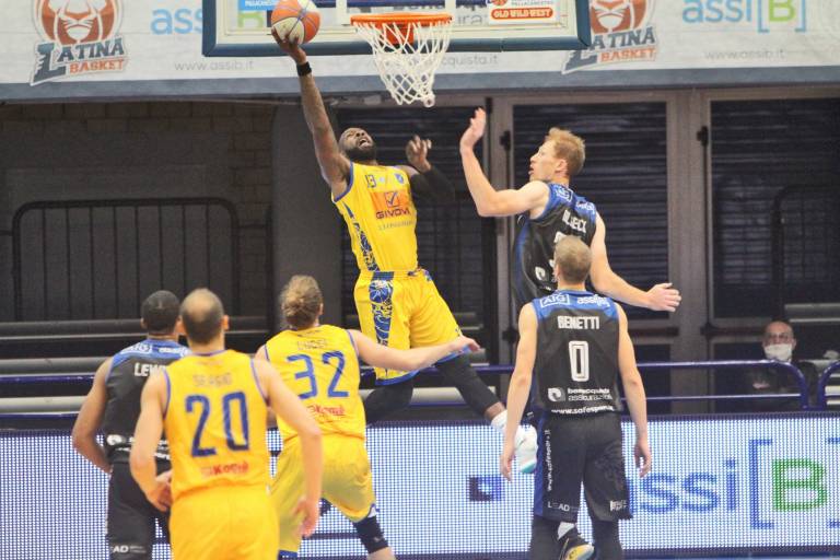 Givova Scafati, sconfitta all’over time alla prima sfida di SuperCoppa