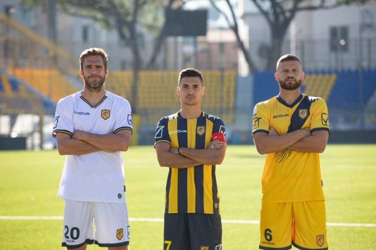Juve Stabia, svelate le nuove maglie da gioco delle Vespe
