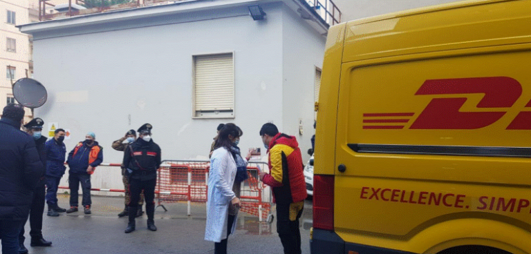 Castellammare, arrivate le prime dosi del vaccino Pfizer-BioNTech: domani la prima somministrazione