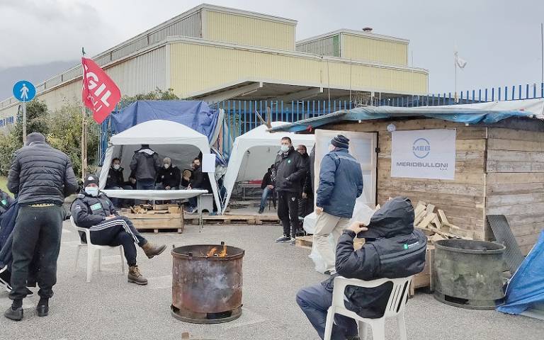 Saiello e Cirillo , M5S: “Meridbulloni, lavoratori salvi