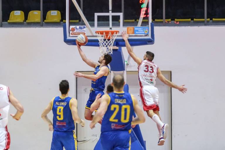 Givova Scafati al cardiopalma, vittoria di sostanza contro la Lux Chieti