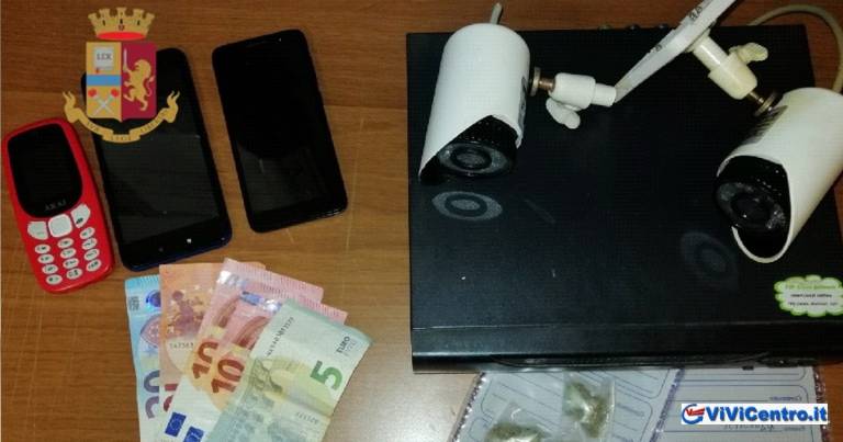 Secondigliano: sorpreso con la droga, arrestato