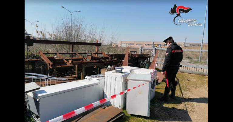 Una discarica abusiva scoperta dai CC nel comune di Ostiglia: 3 denunc