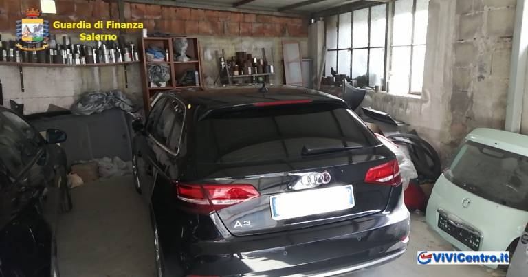 Cava de’ Tirreni: Guardia di Finanza sequestra carrozzeria abusiva