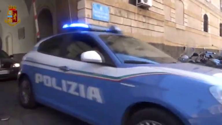Anziano trovato morto a Catania con diverse coltellate