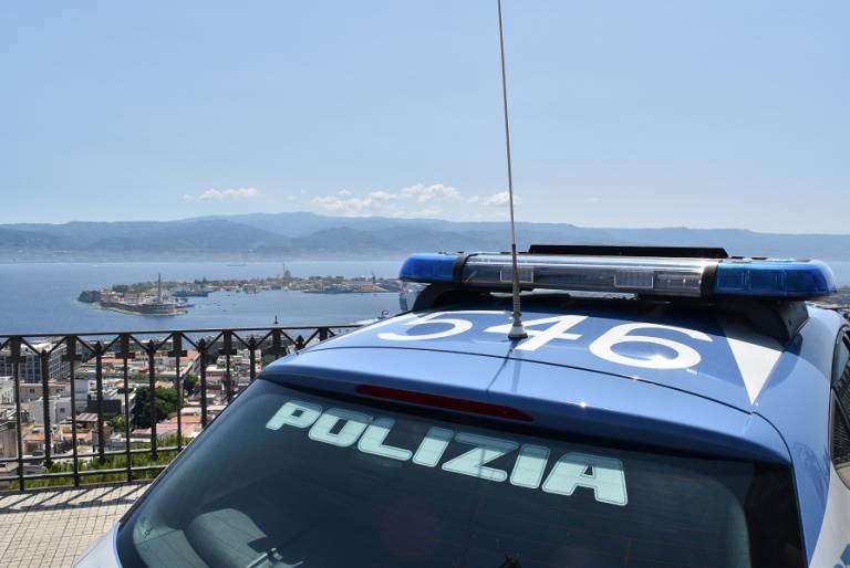 Due srilankesi senza mascherina e titolo di viaggio minacciano controllore con un coltello