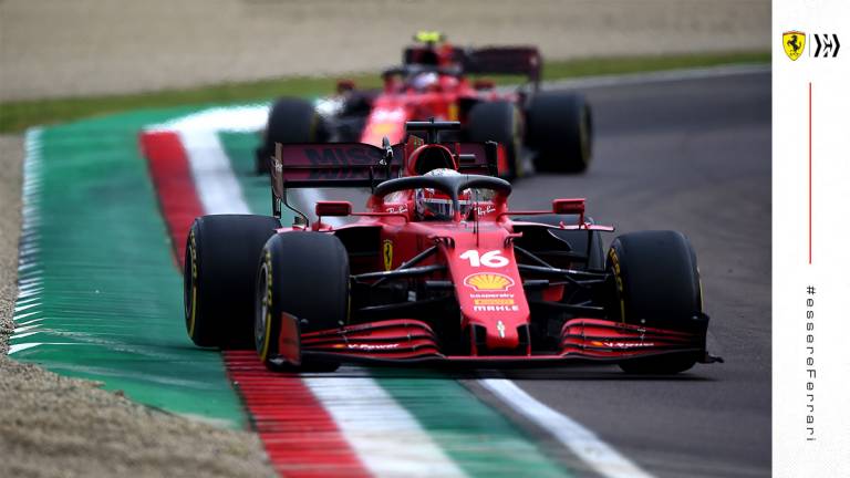 Ferrari, Carlos Sainz: “Io e Charles partiremo alla pari”