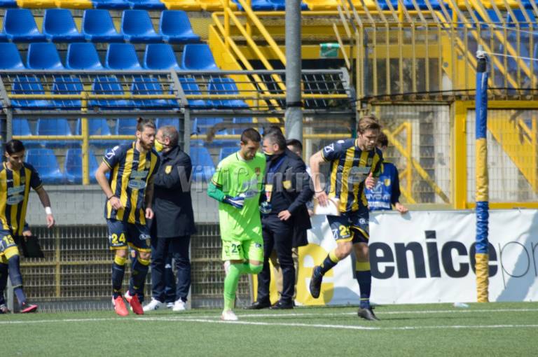 Le foto di Juve Stabia – Catanzaro raccontano la sconfitta delle Vespe