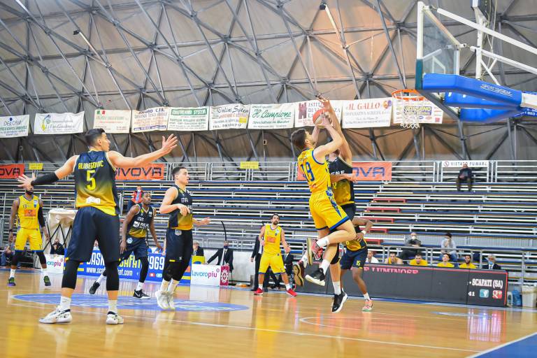 Scafati crolla, la Givova esce sconfitta 57-70 contro la Reale Mutua Torino