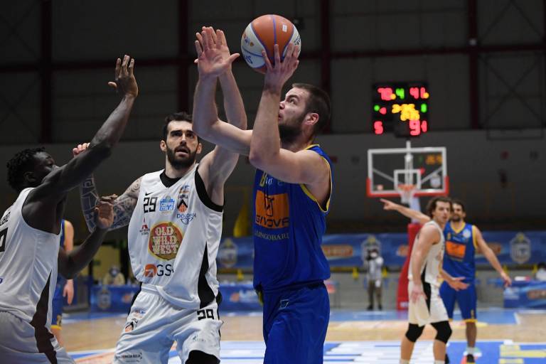 Givova Scafati, la regular season terminerà a Ferrara