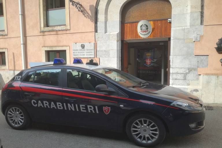 Arrestati tre spacciatori che rapinavano e picchiavano anche chi non pagava tempestivo