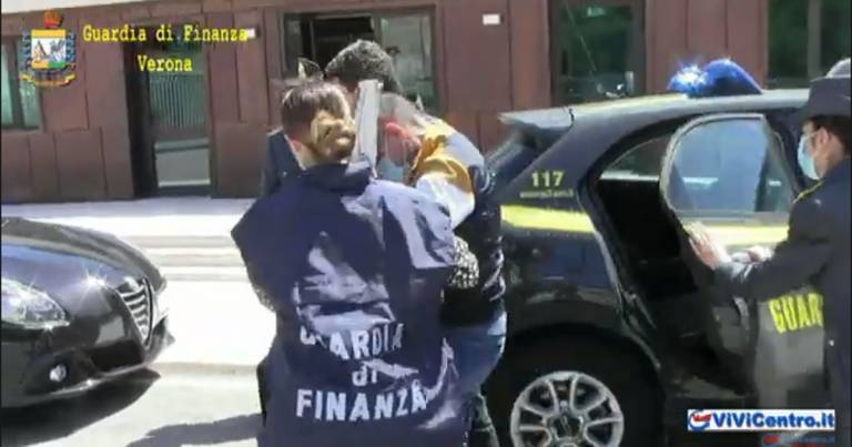 Guardia di finanza Verona: arrestato promotore finanziario abusivo VIDEO
