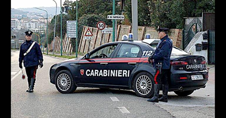 Nonnina di 104 anni sviene in bagno, salvata dai carabinieri