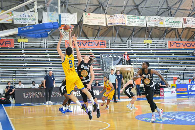 Givova Scafati forza tre, vittoria contro Udine e quinto posto in ghiaccio