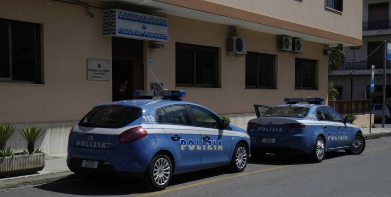 Pluripregiudicato ai domiciliari usava i social e il telefono, arrestato in carcere