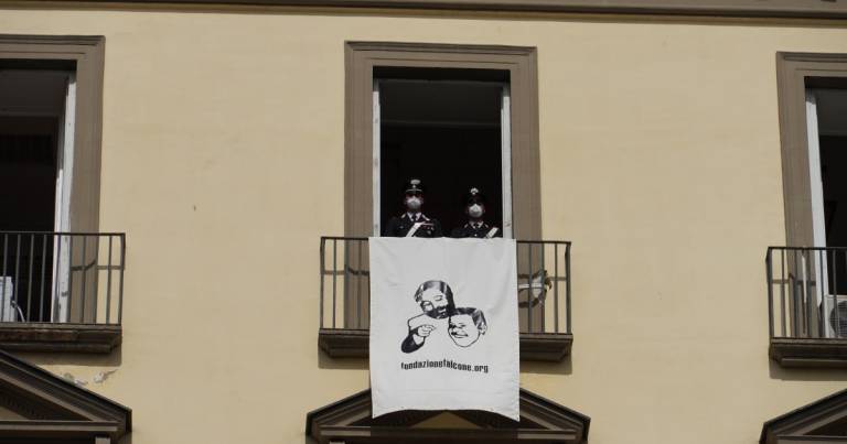 #unlenzuolocontrolamafia : onore a chi lotta per il bene comune