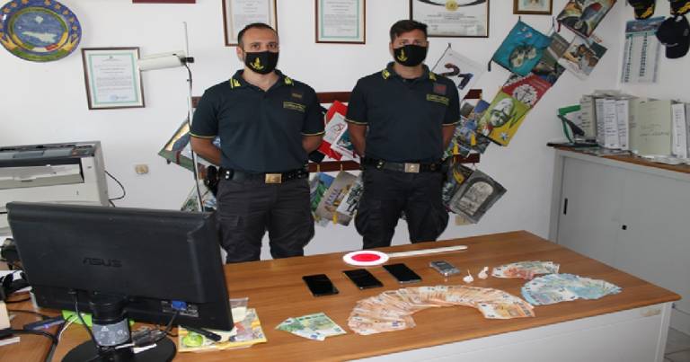 2 spacciatori di cocaina in trasferta a Lampedusa: arrestati