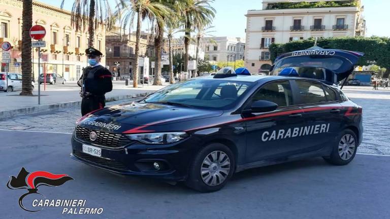 Due giovani tentano di sottrarsi al controllo antidroga aggredendo i CC, arrestati
