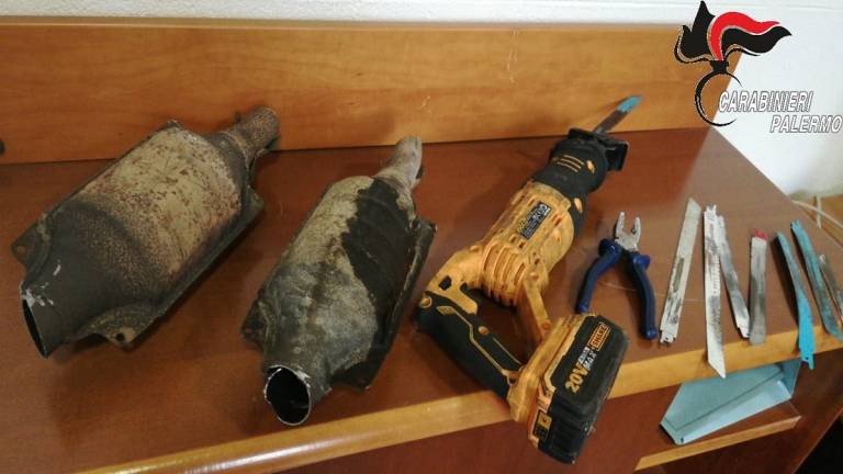 Furto di marmitte, arrestati due villabatesi già noti