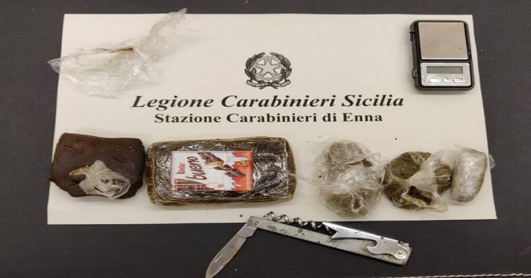 Giovane nisseno arrestato per spaccio di hashish e marijuana
