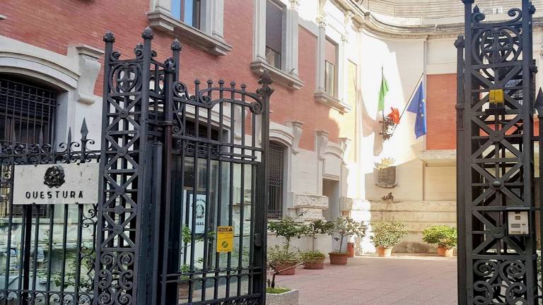Maltrattava la moglie sottraendole i figlioletti portandoli nel Nord-Africa. Arrestato