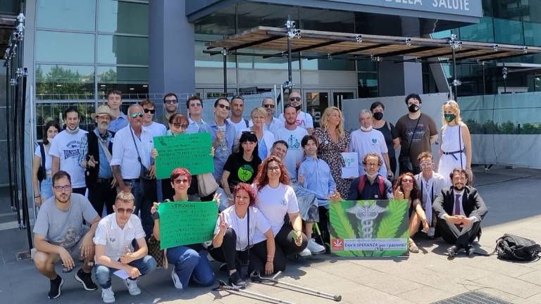 Manifestazione al Ministero della Salute dei pazienti in cura con “cannabis terapeutica”