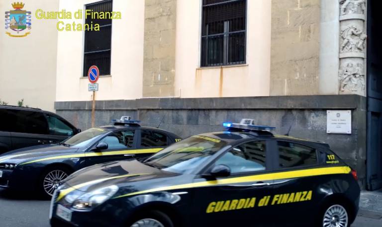 Perquisizioni a imprese edili e funzionari regionali in merito ad appalti