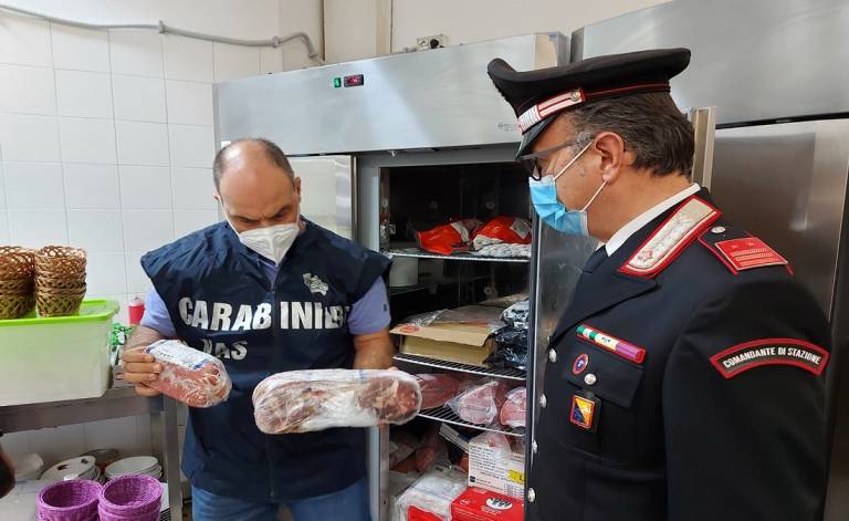 Ristoranti, di cinese e italiana, sanzionati per non rintracciabilità degli alimenti