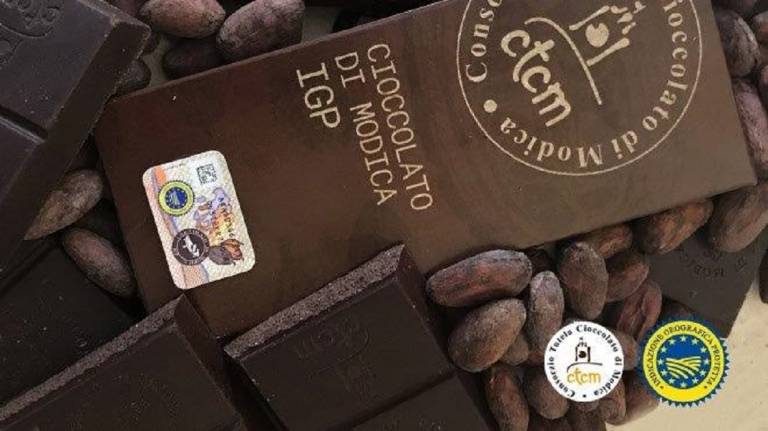 Sequestrate oltre 20.000 confezioni di falso “cioccolato di Modica” (RG)
