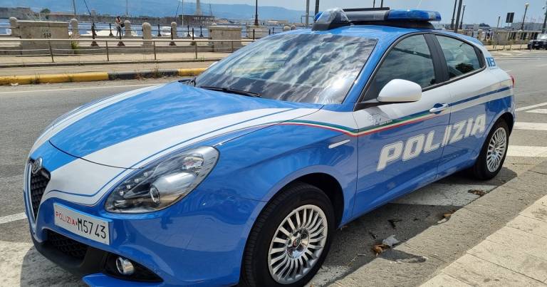 Violenza fisica e psicologica reiterata negli anni a moglie e figli. Arrestato in carcere