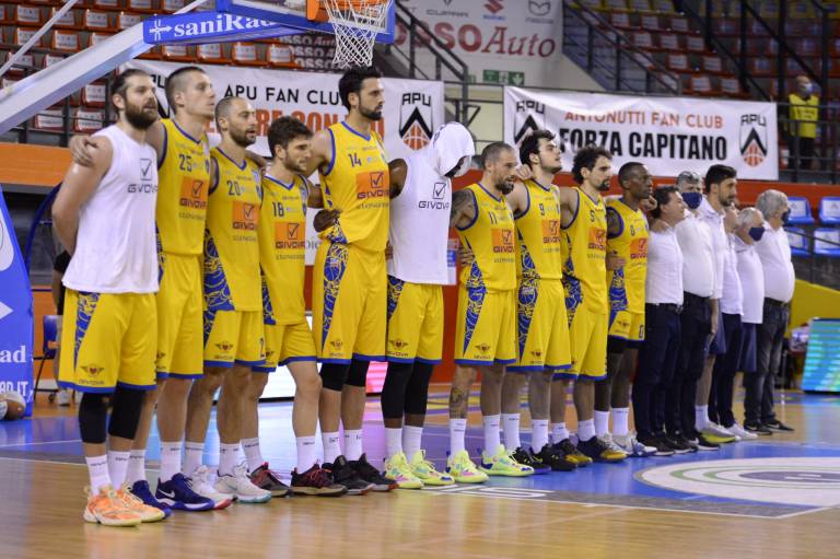 La Givova Scafati va sotto 2 a 0 in semifinale, Gara 2 è nelle mani di Udine