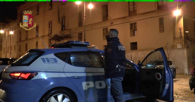 56enne tenta di uccidere la moglie che si voleva separare tagliandole la gola, arrestato