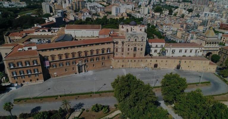 L’ARS approva il ddl sull’edilizia. Un “condono” per le Opposizioni