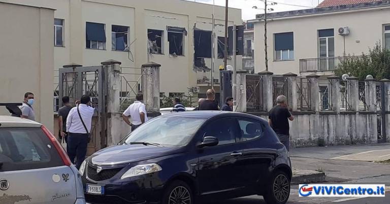 Scoppio improvviso nel Commissariato di Polizia in corso De Gasperi