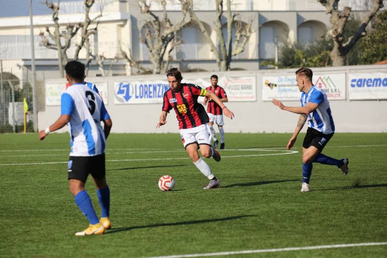 Sorrento Calcio, arriva il rinnovo di capitan Gargiulo e del terzino Cesarano