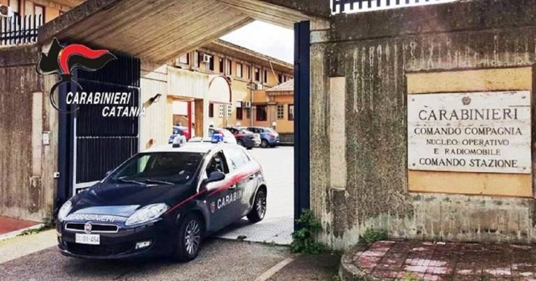Arrestato stalker con coltello appostato innanzi al luogo di lavoro della sua ex