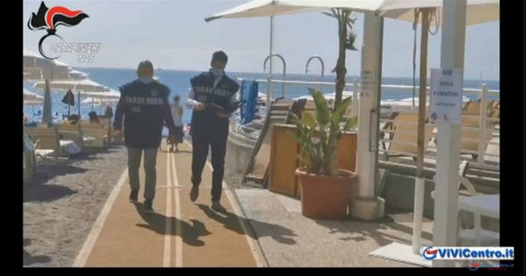 Blitz dei NAS negli stabilimenti balneari: uno su tre irregolare VIDEO