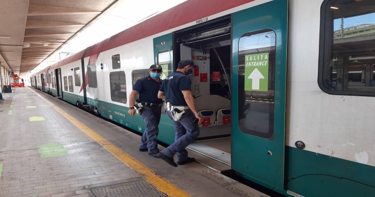 VII operazione nelle principali stazioni ferroviarie della Sicilia