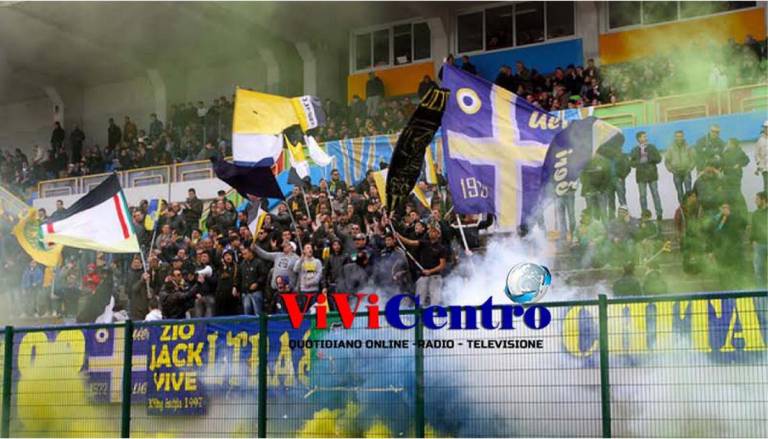Ischia, tifosi in protesta: “Nessuno deve calpestare la nostra passione”