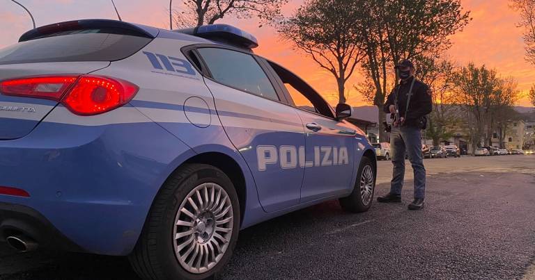 14 D.A.C.Ur: due dei destinatari, ventenni, avevano aggredito un poliziotto ferendolo