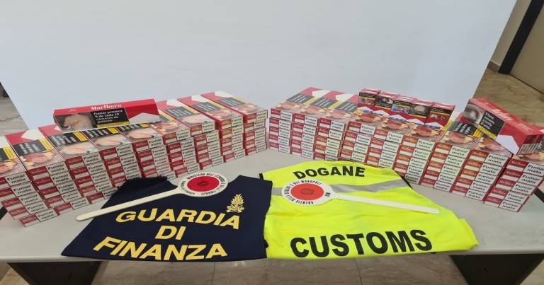 Sequestrati oltre 20 kg di sigarette di contrabbando a due marittimi