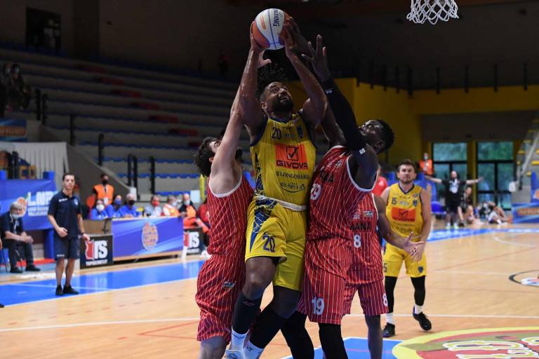 Givova Scafati subito fuori dalle Final Eight: Chiusi avanza alle semifinali